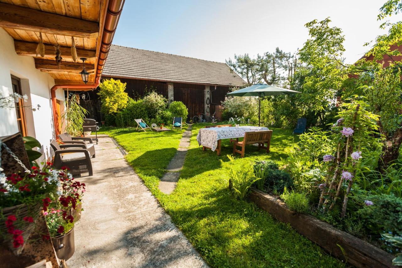 Villa Dom Pod Orzechem Lapczyca Esterno foto